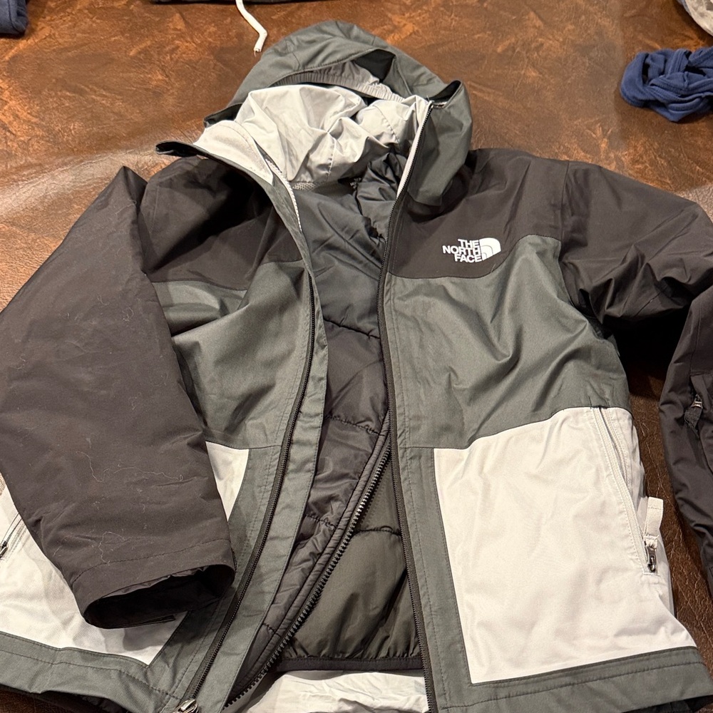 Boys North Face Ski Jacket Black and Grey Jacket